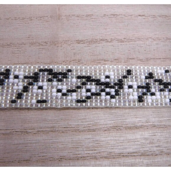 Loom Beaded Bracelet Black & White Flowers - Picture 3 of 4